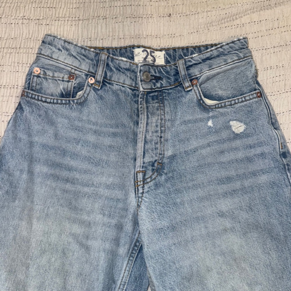 Free People We The Free Light Wash Distressed Straight Leg Jeans Size 25 - Picture 3 of 8